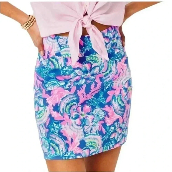 Lily Pulitzer Jonas Blue Tang Sitting Seaside Skort - Picture 14 of 14